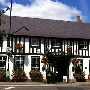 3* Inn The Saracens Head